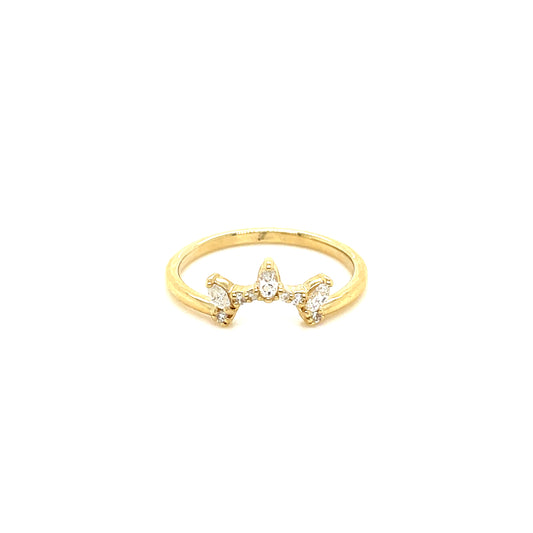0.25 CT Marquise & Round Brilliant Cut Diamonds in a 14 KT Yellow Gold Band