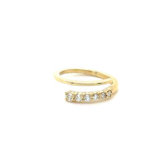 0.28 CT Round Brilliant Cut Diamonds in a 14 KT Yellow Gold Band